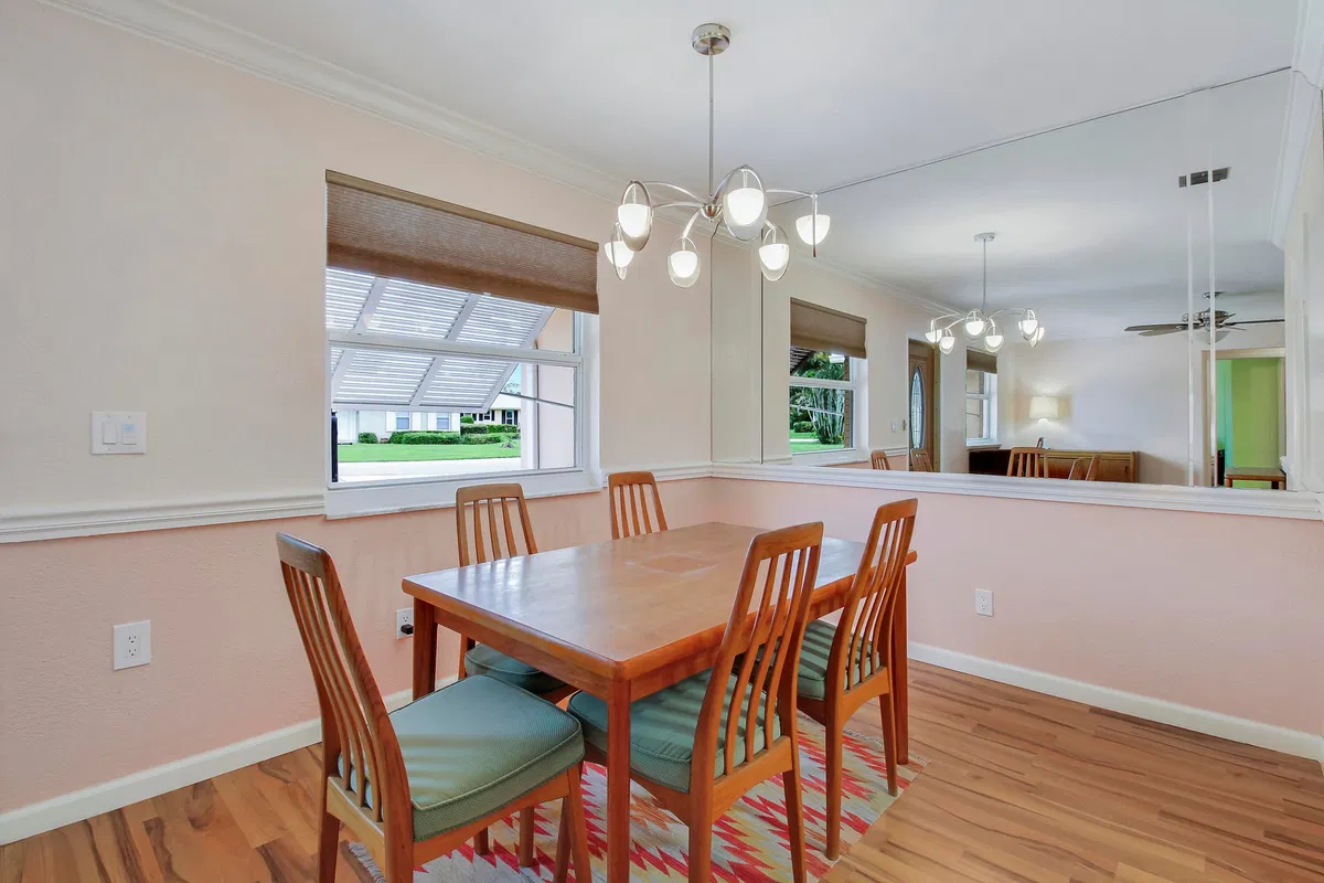 Residence photo 19