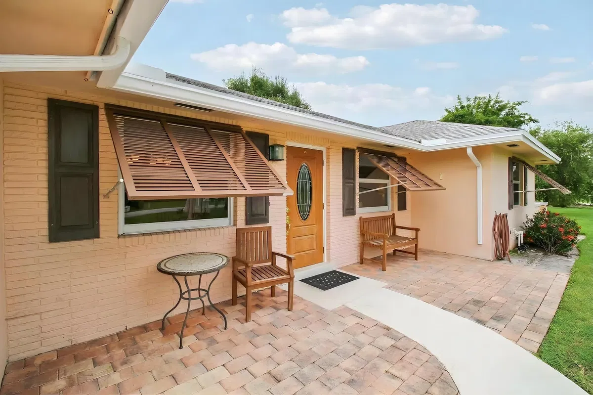 Residence photo 34