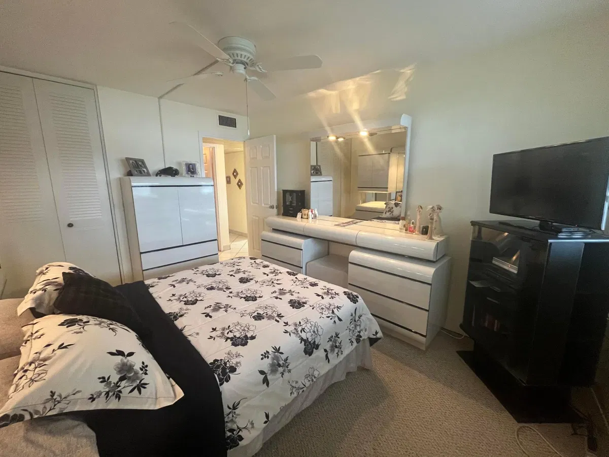 Residence photo 22