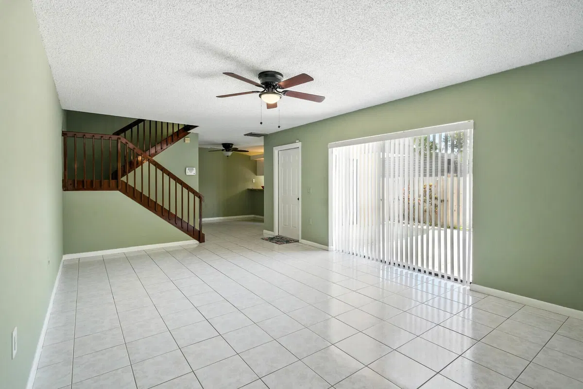 Residence photo 4