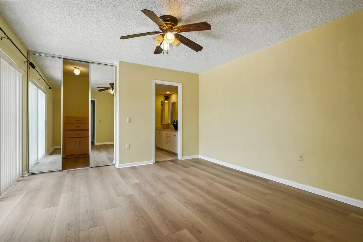 Residence photo 25