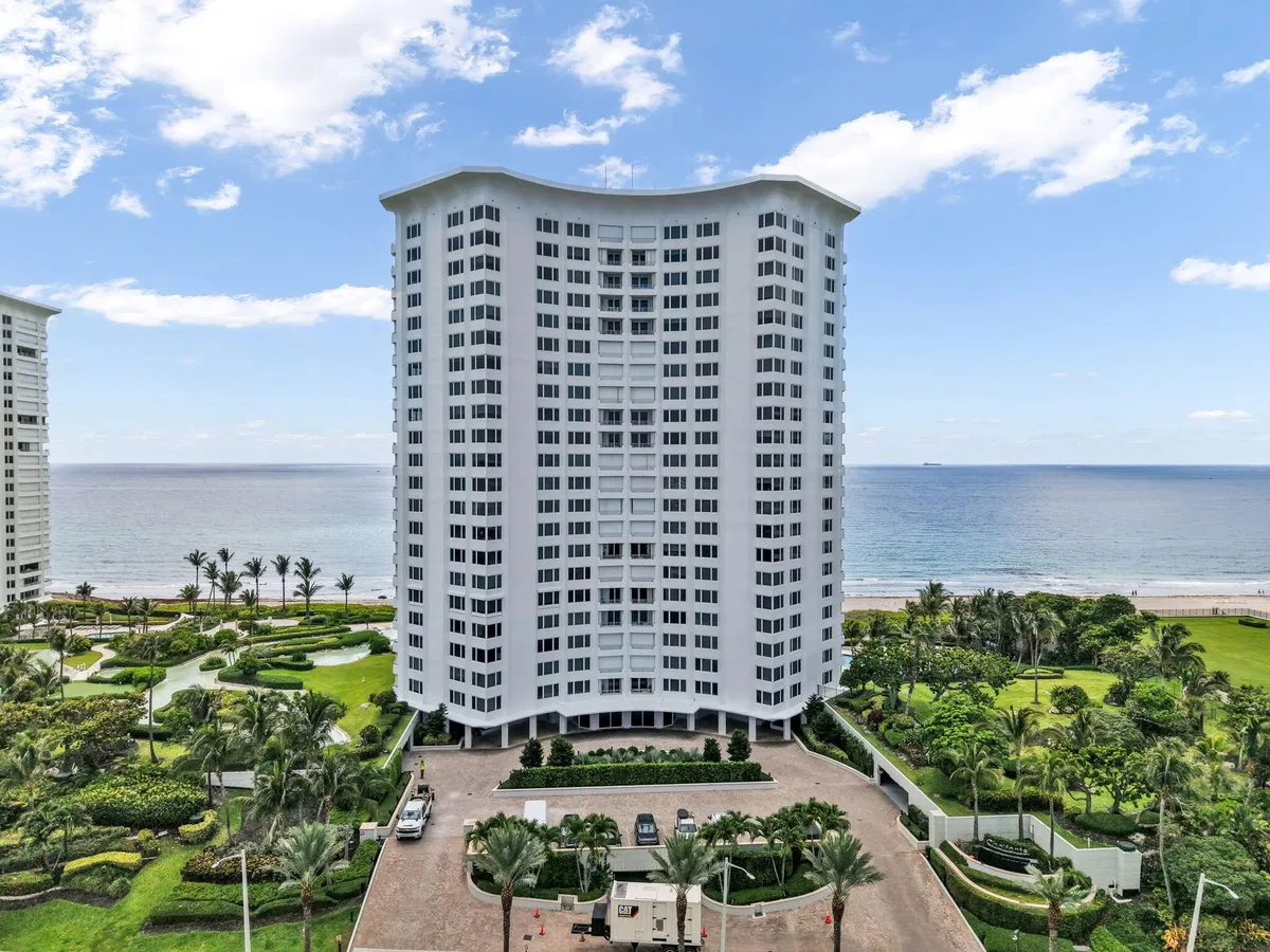 550 S Ocean Boca Residence