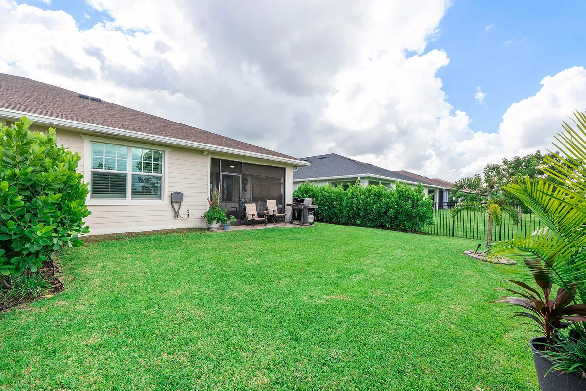  Residence photo 34