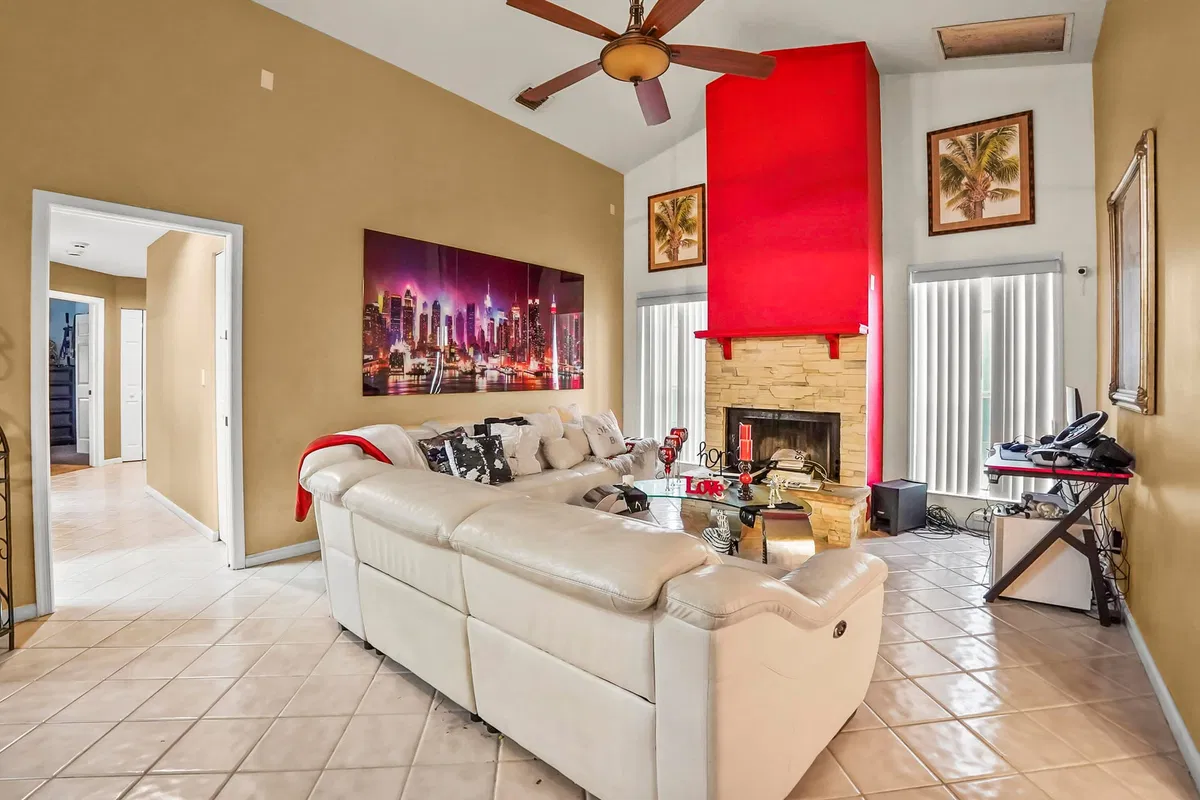 Residence photo 19