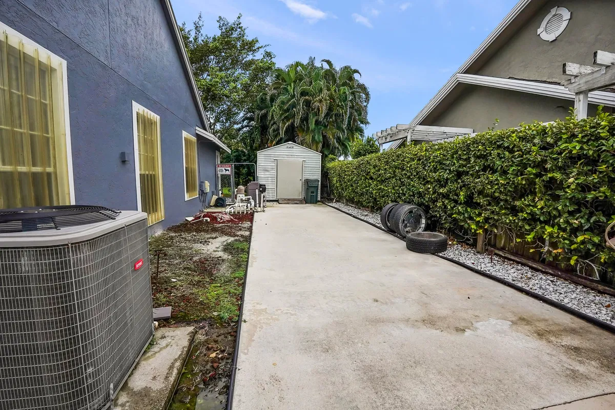 Residence photo 34