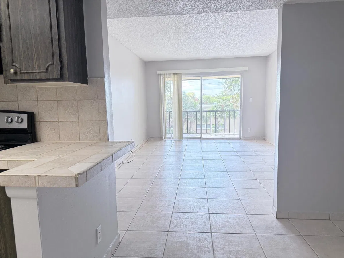 Residence photo 4