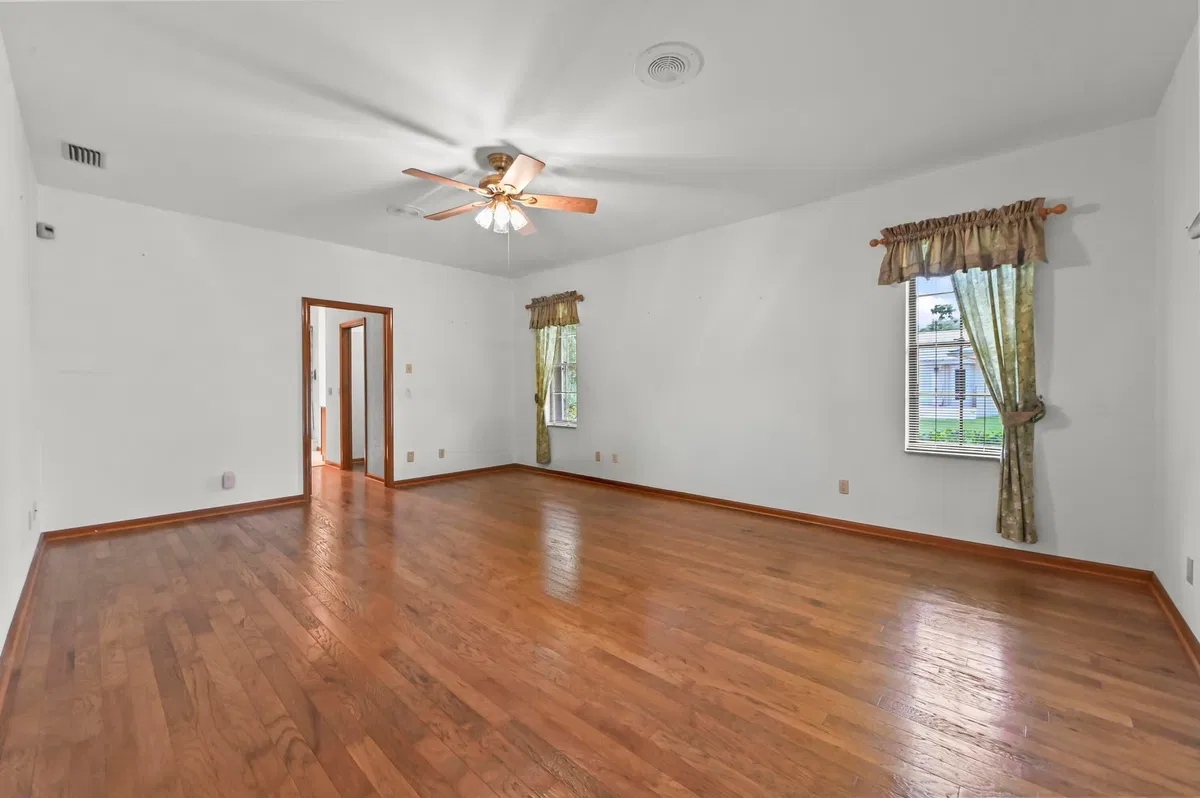 Residence photo 25