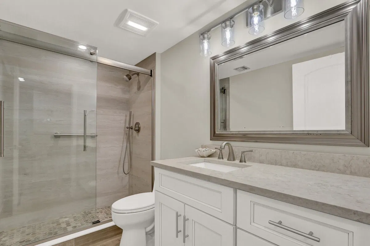  Unit 105 photo 16