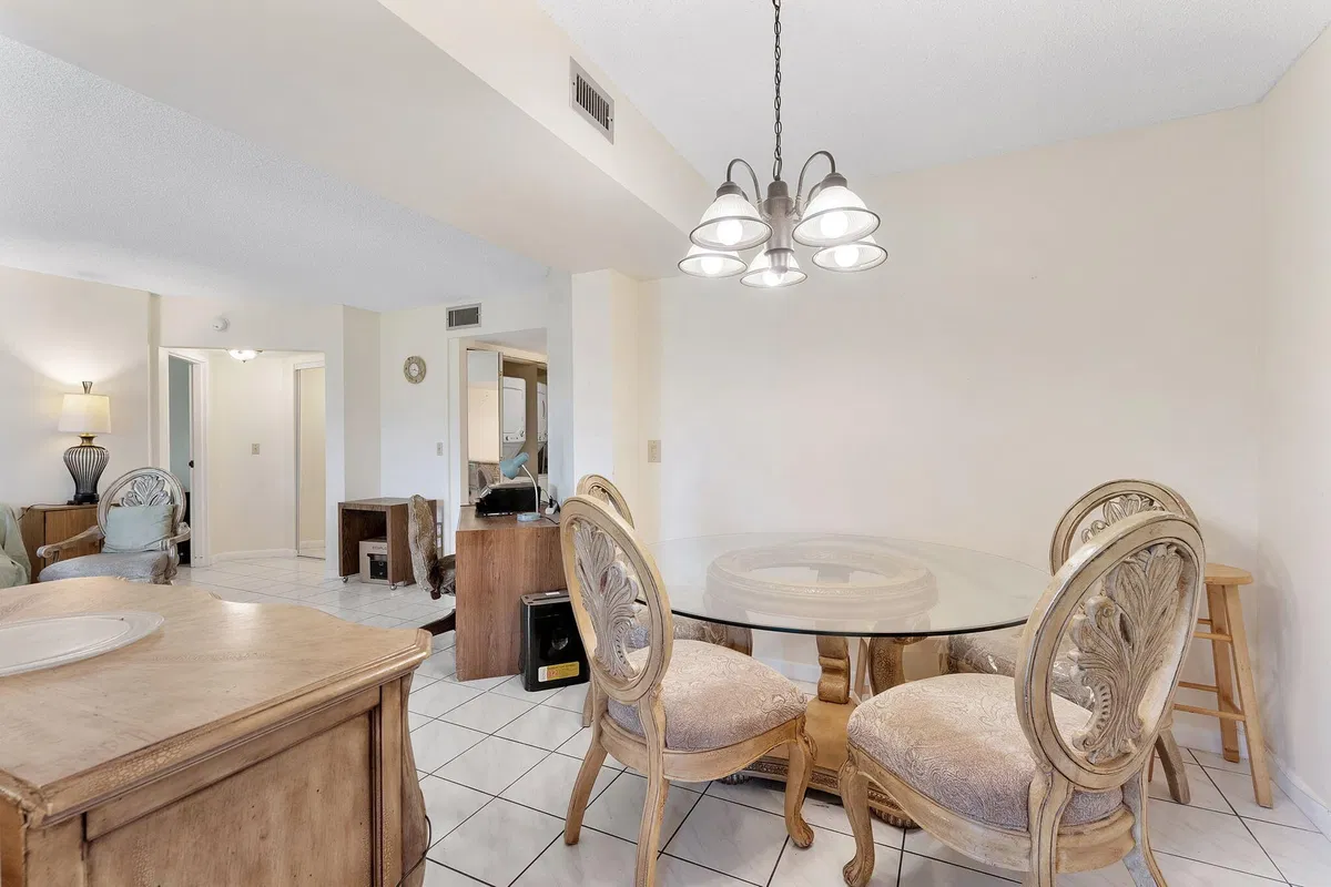  Unit 104 photo 7