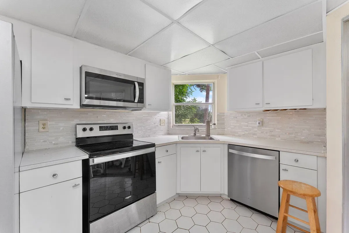  Unit 104 photo 10