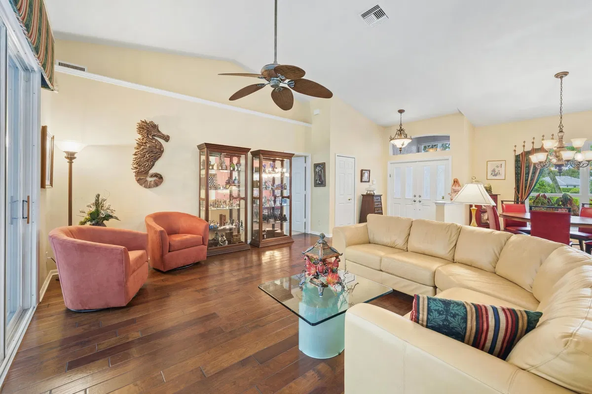 Residence photo 4