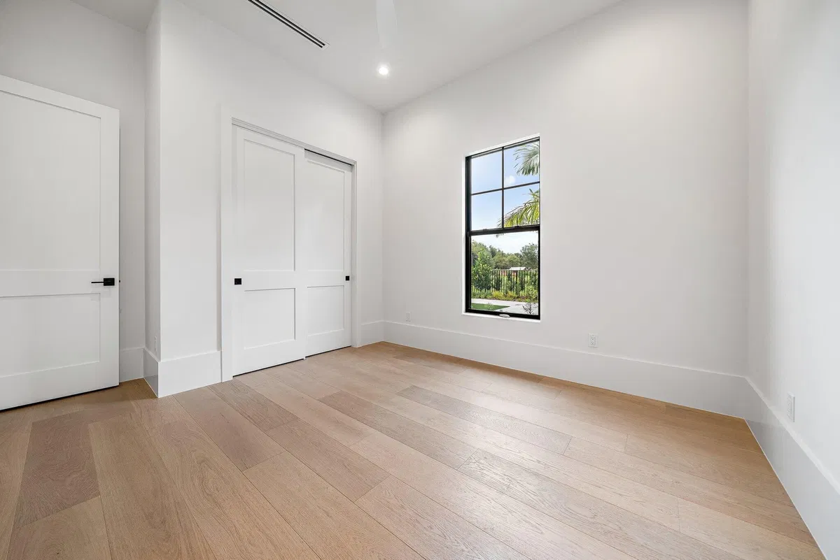 Residence photo 64