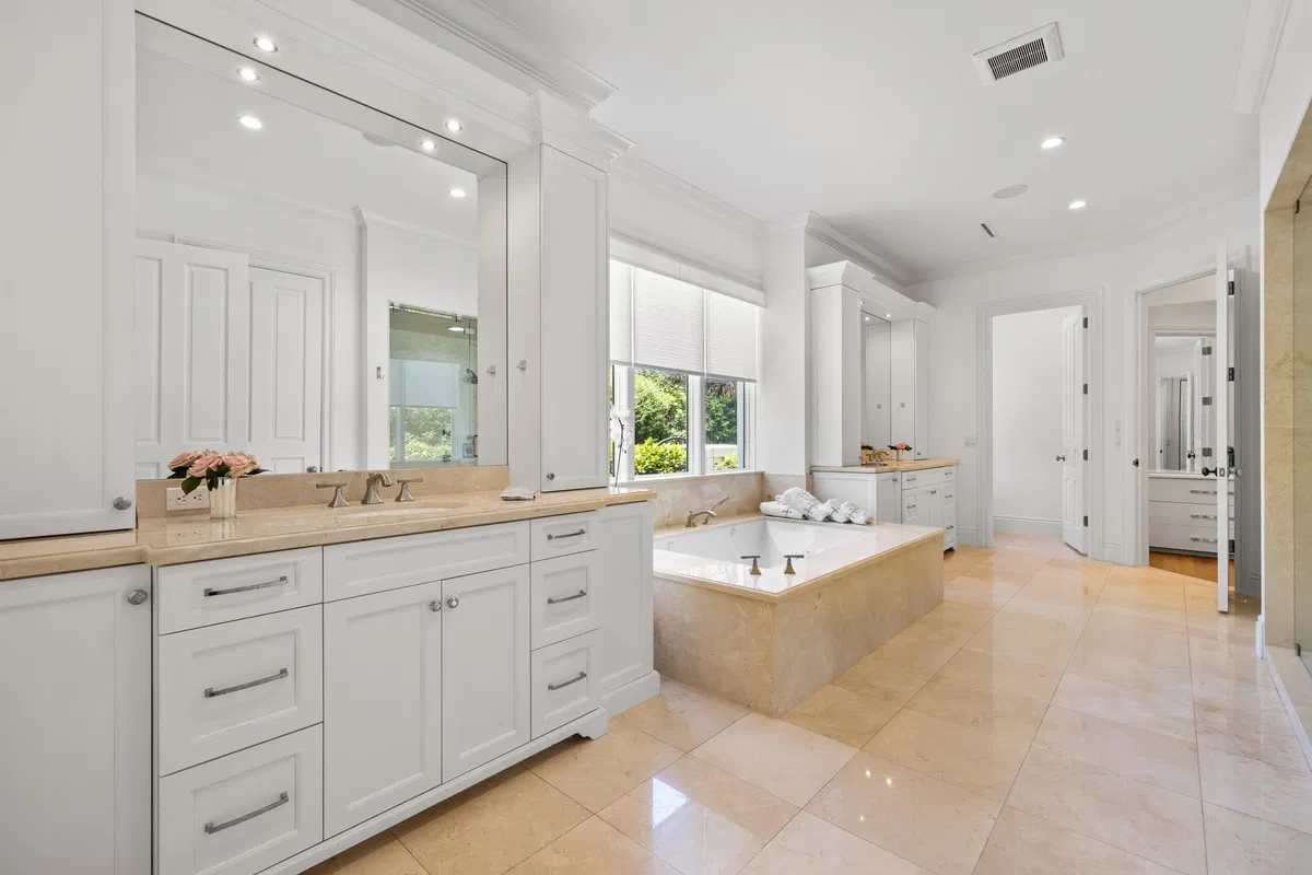 Jupiter Hills Residence photo 19