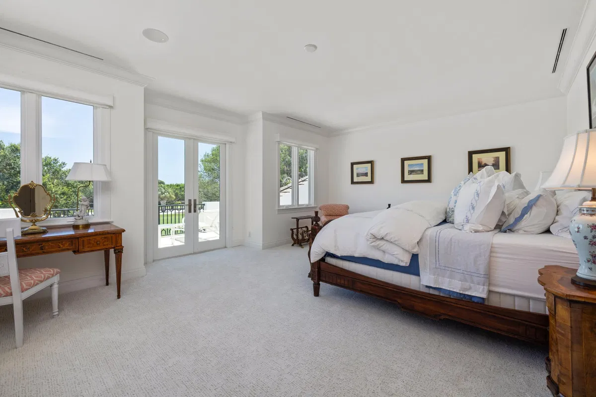 Jupiter Hills Residence photo 25