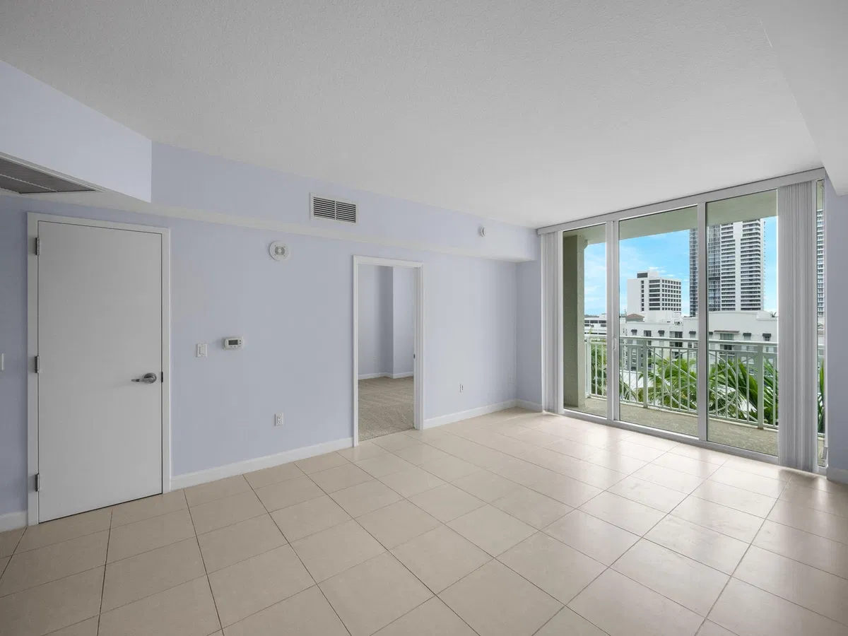 City Palms Unit 918 photo 4