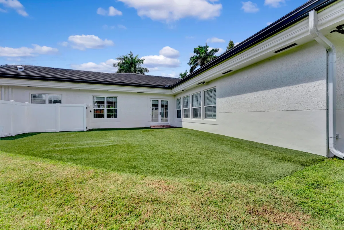 Residence photo 97