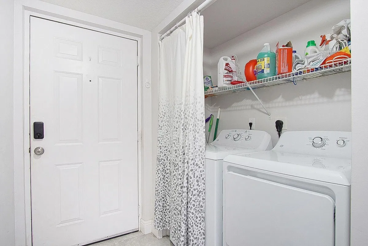 Unit 307 photo 19