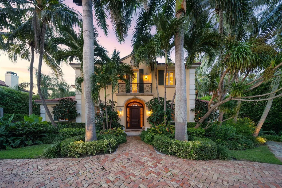 Stotesbury Park Residence