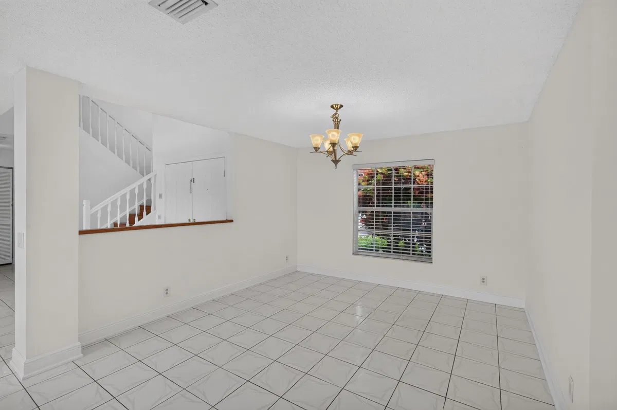 Residence photo 19