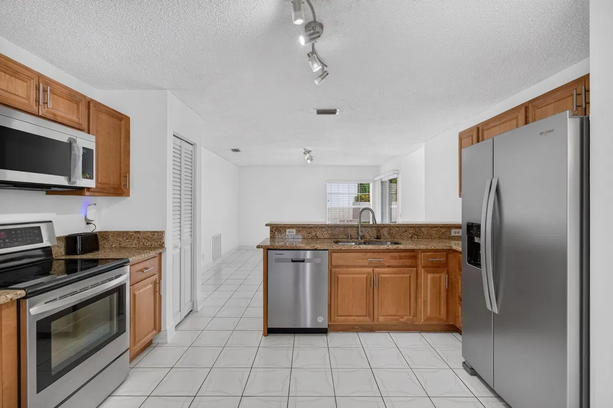 Residence photo 25