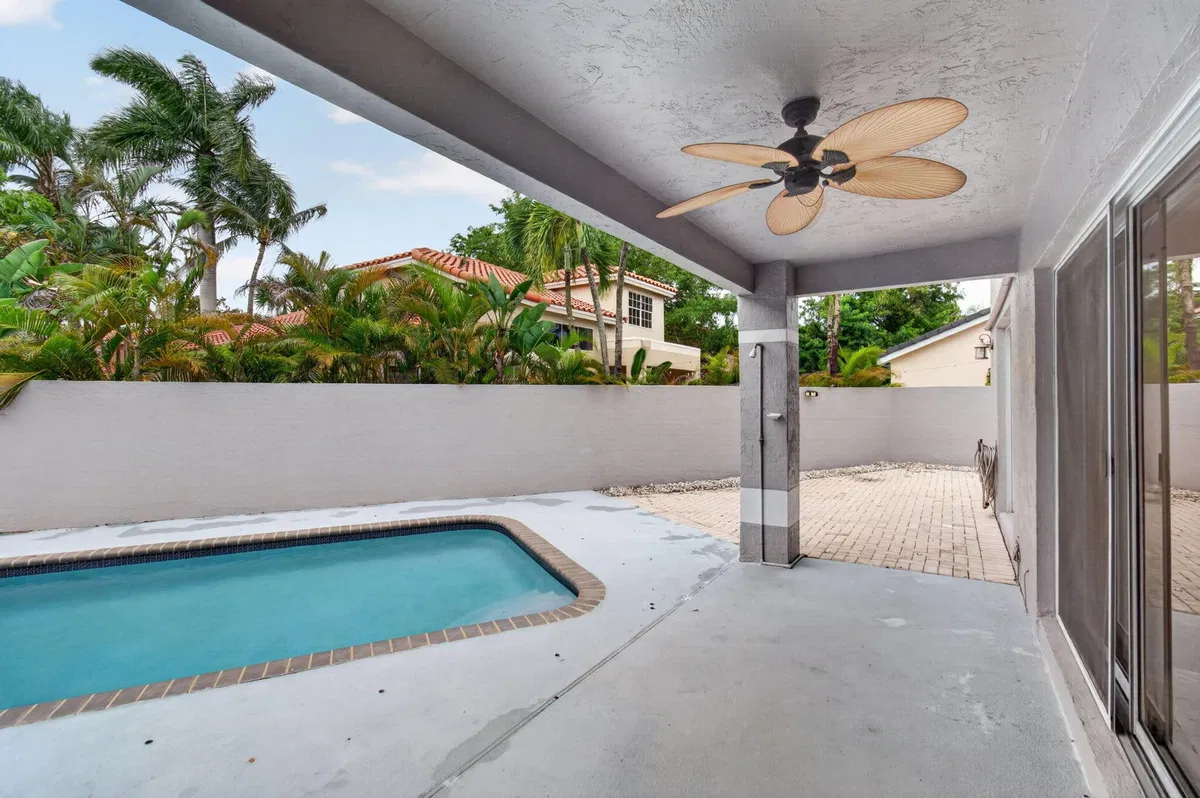 Residence photo 79