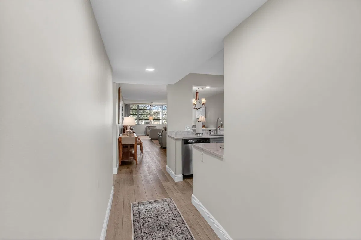 Unit 204 photo 4