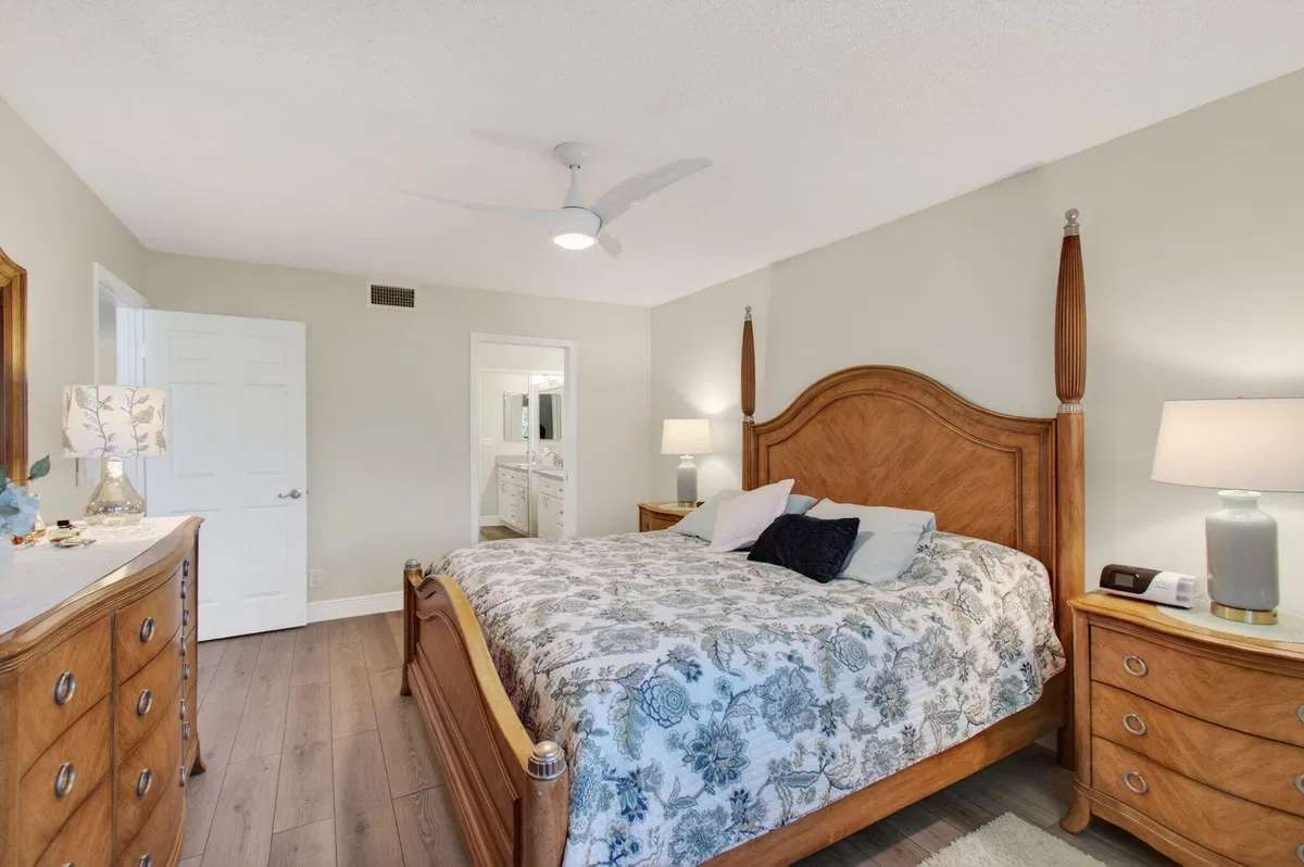 Unit 204 photo 31