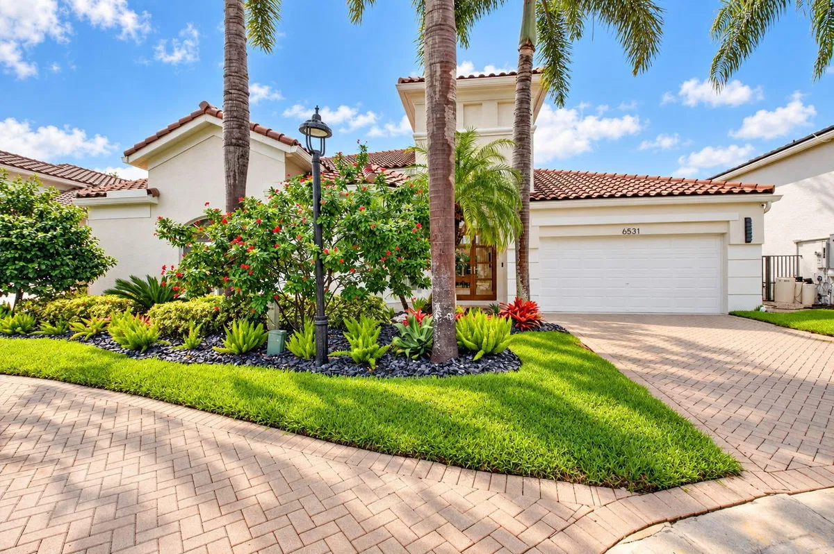 Woodfield Country Club Residence