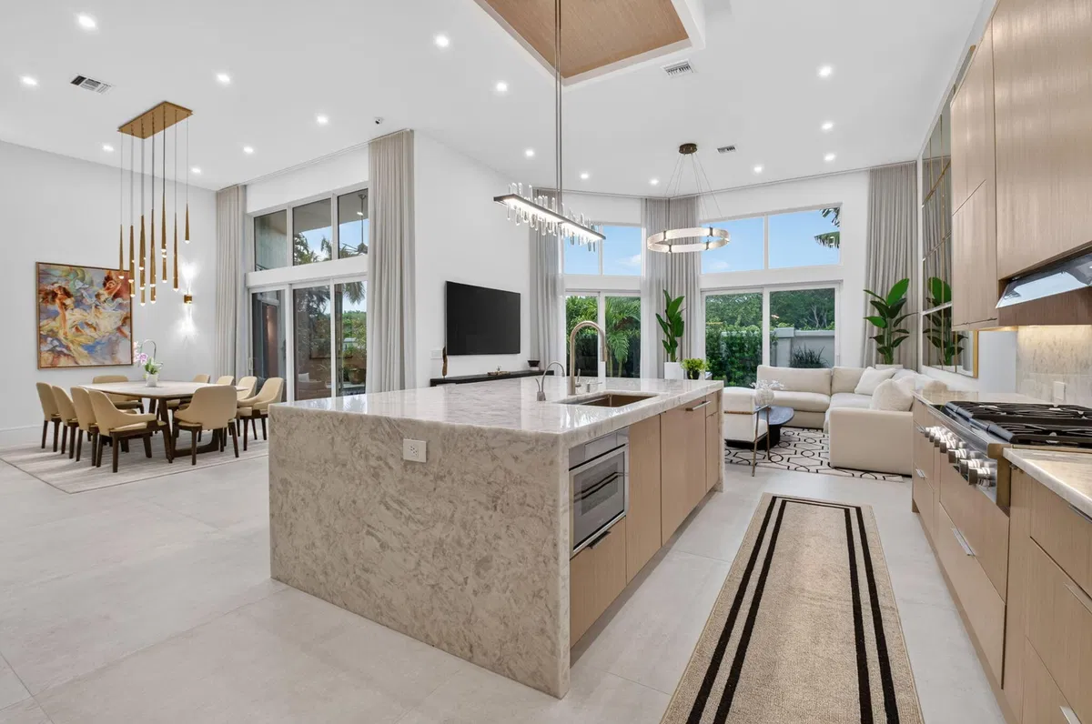 Woodfield Country Club Residence photo 13