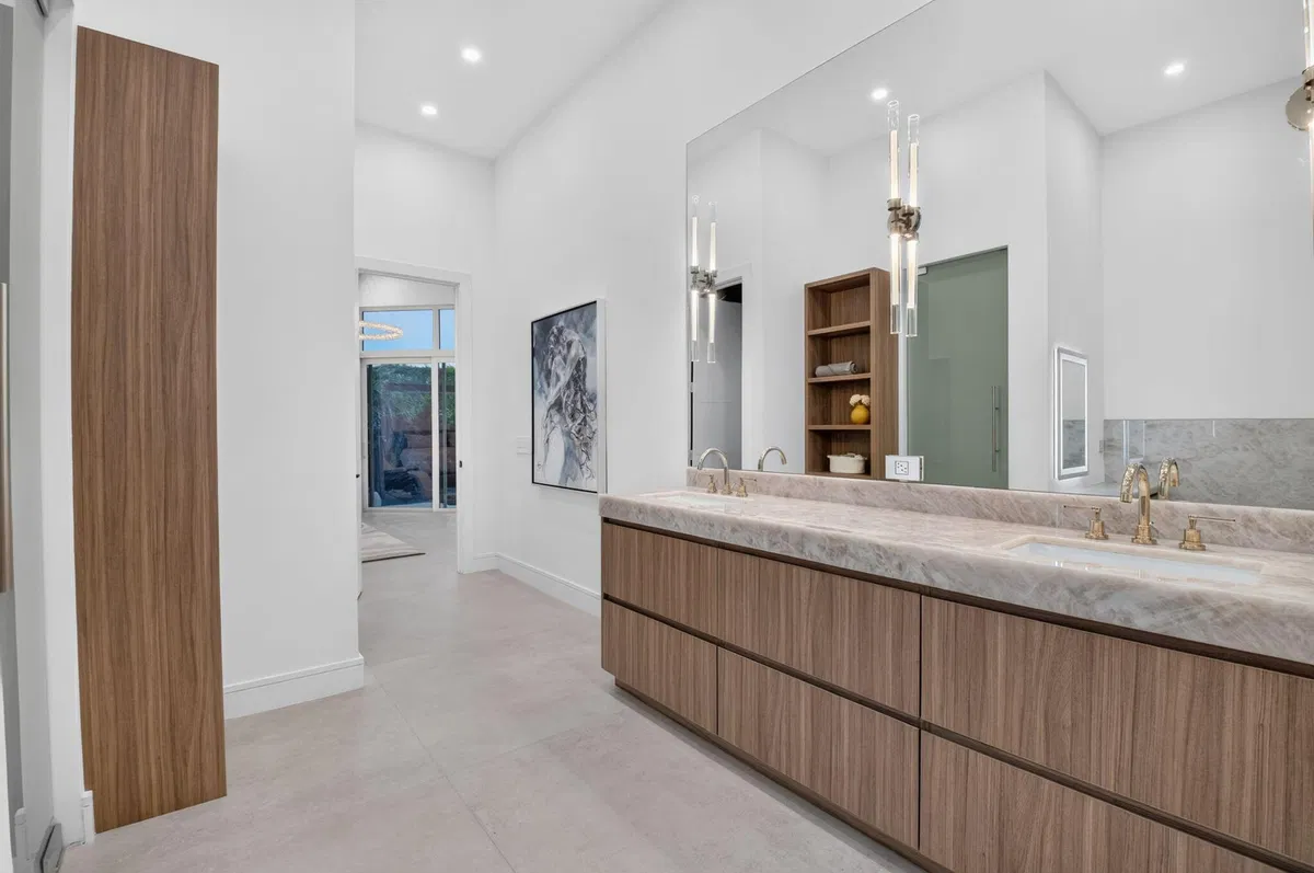 Woodfield Country Club Residence photo 22