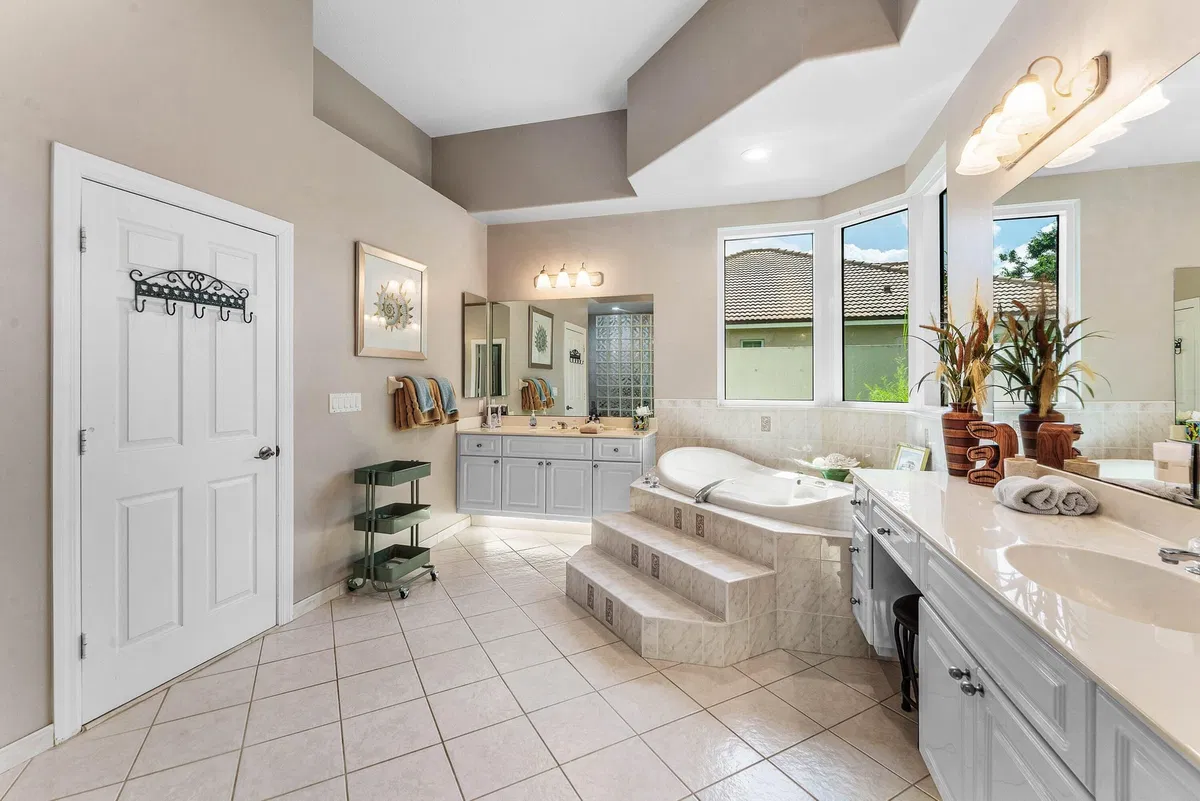 Jupiter River Estates Residence photo 25