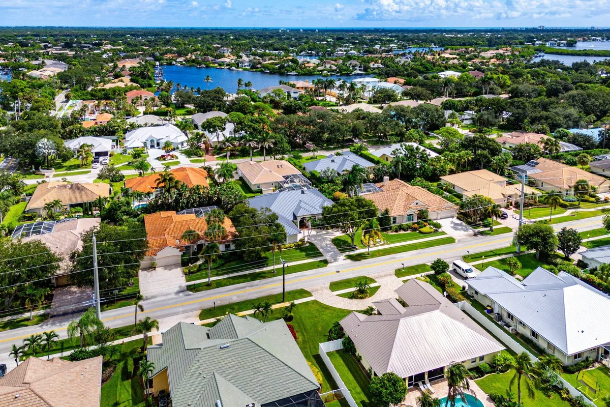 Jupiter River Estates Residence photo 43