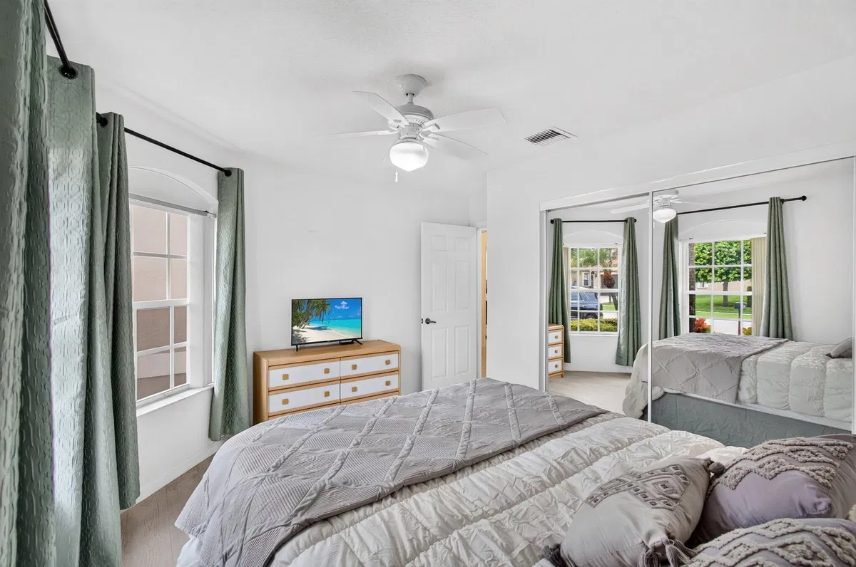 Residence photo 19