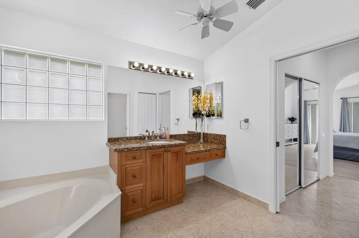 Residence photo 40