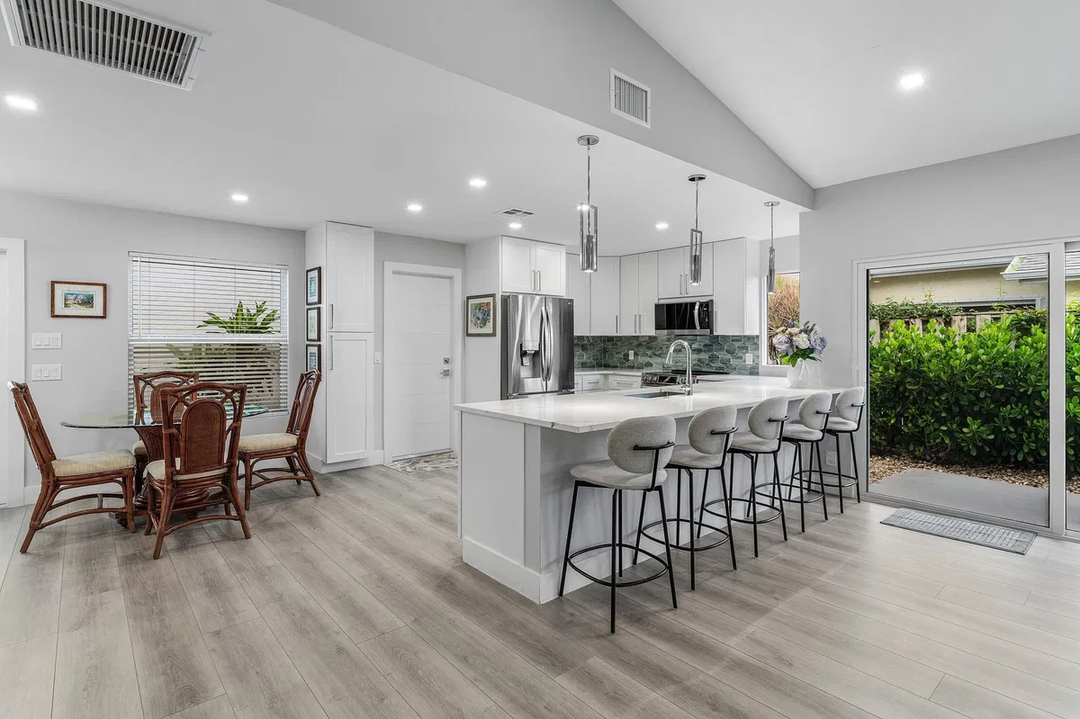 Eastpointe Country Club Residence photo 4