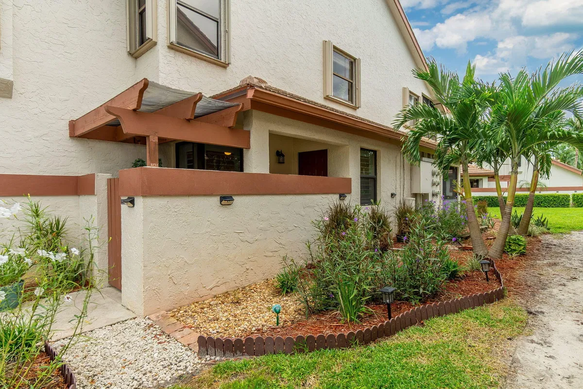 Residence photo 4