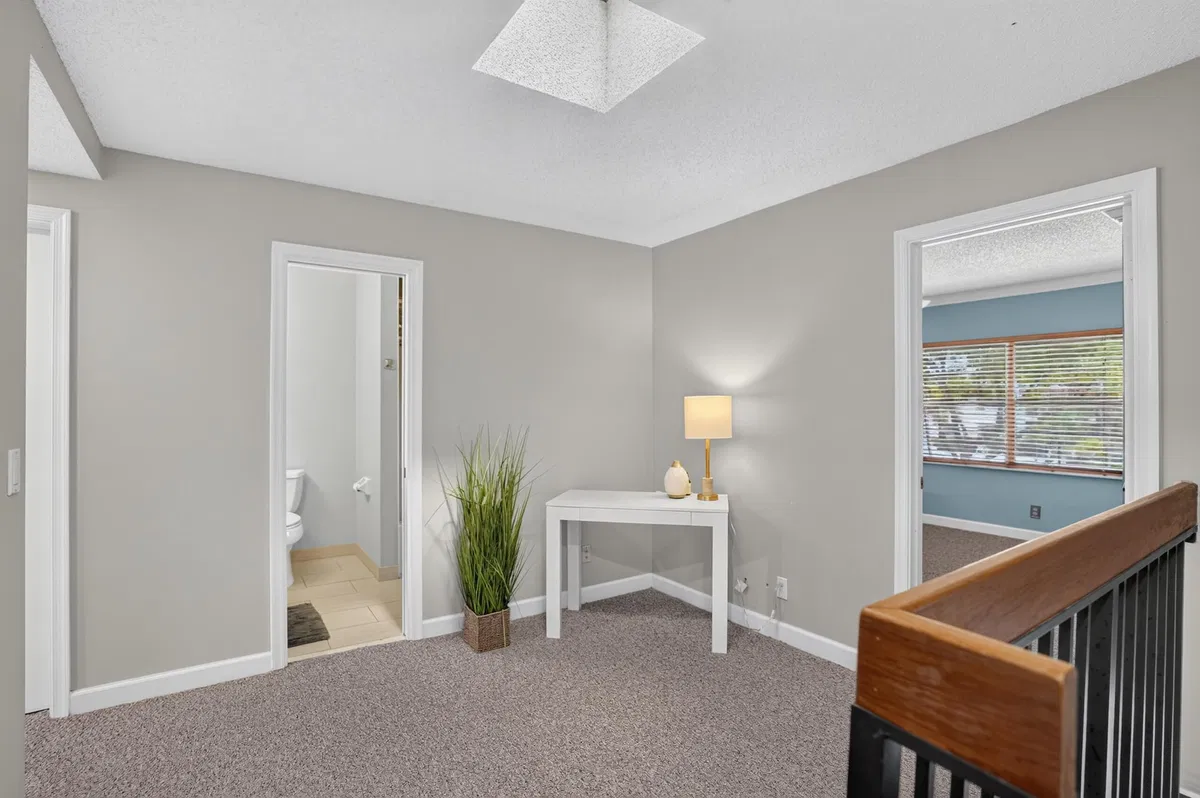 Unit 130 photo 43