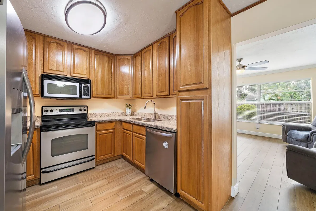 Residence photo 4
