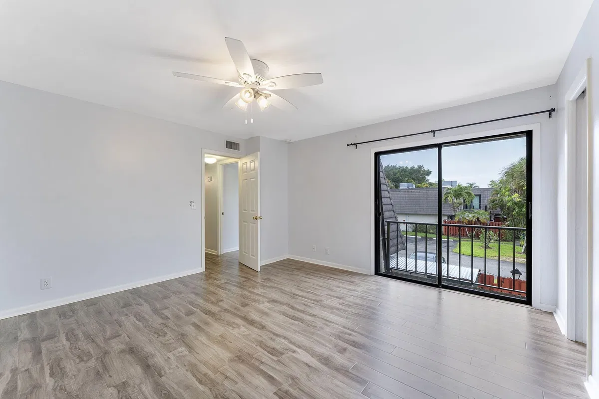 Unit 2314B photo 22