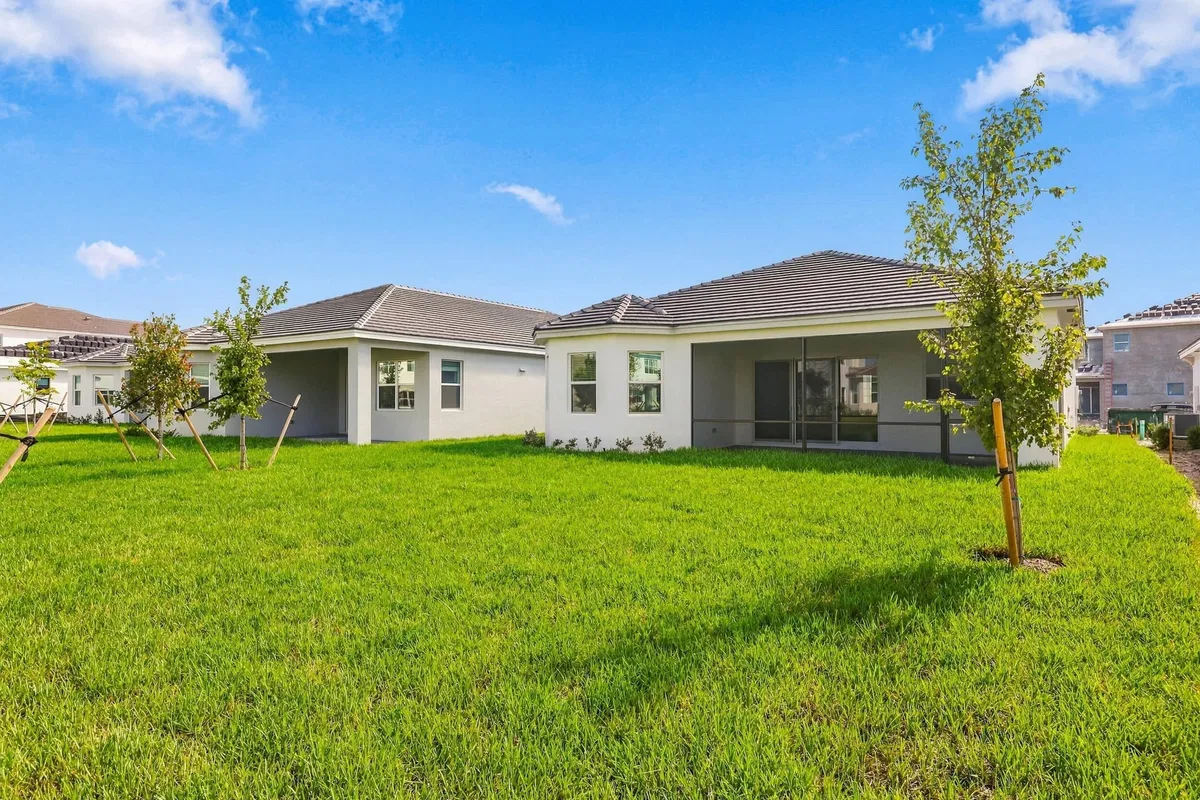 Residence photo 82