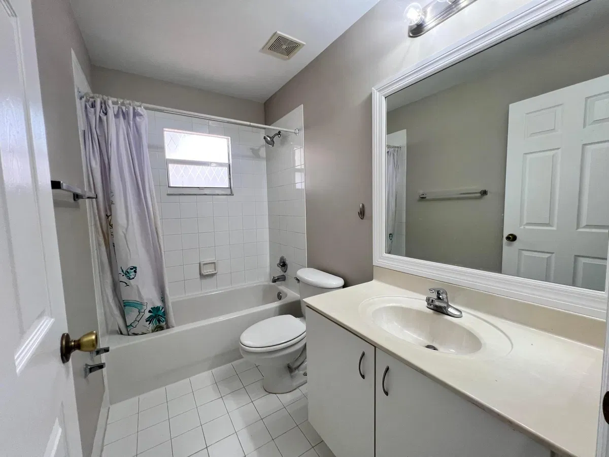 Residence photo 16