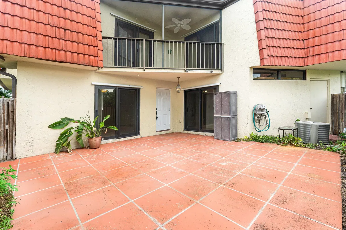 Residence photo 4