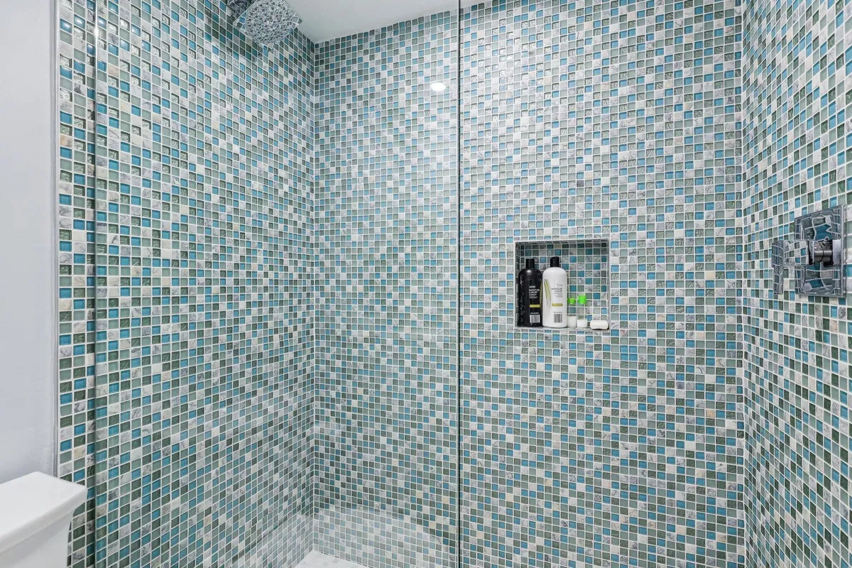 Unit 3040 photo 31