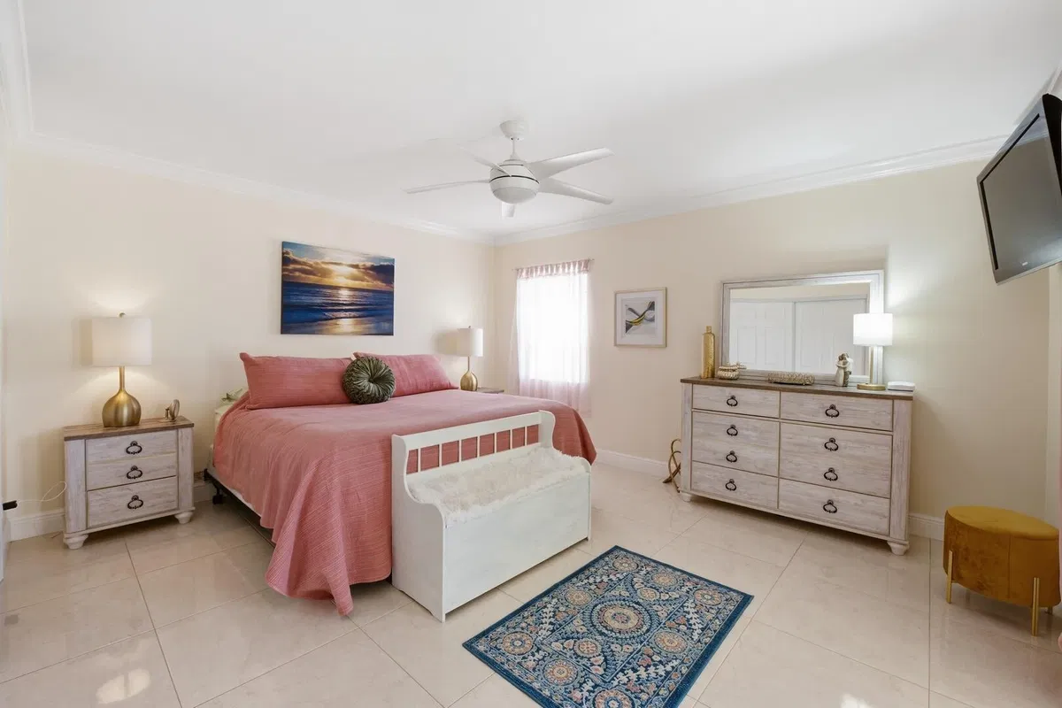 Unit 102 photo 13