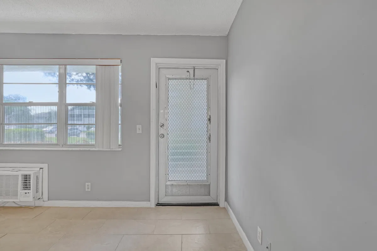Residence photo 4