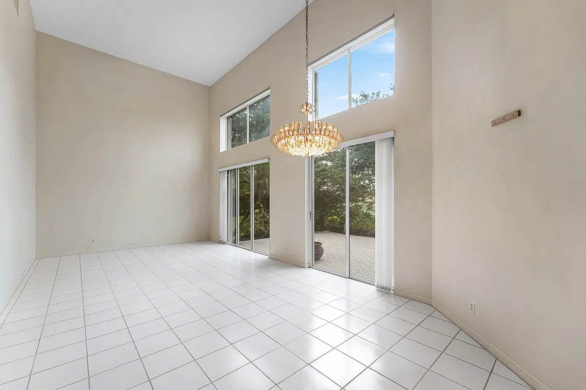  Residence photo 10