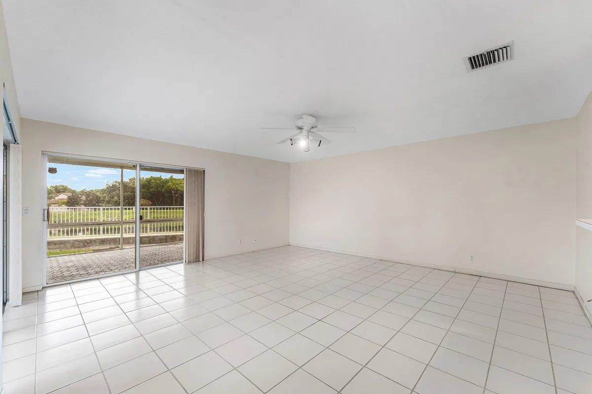  Residence photo 19
