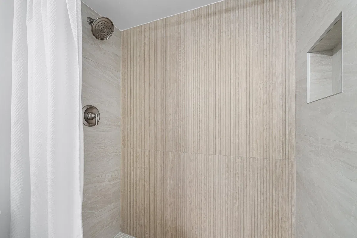 Unit 2080 photo 10