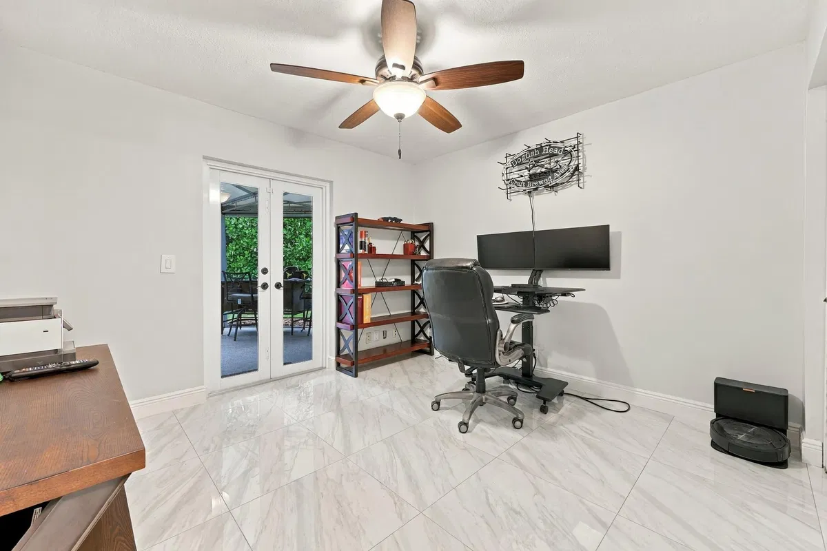 Residence photo 28
