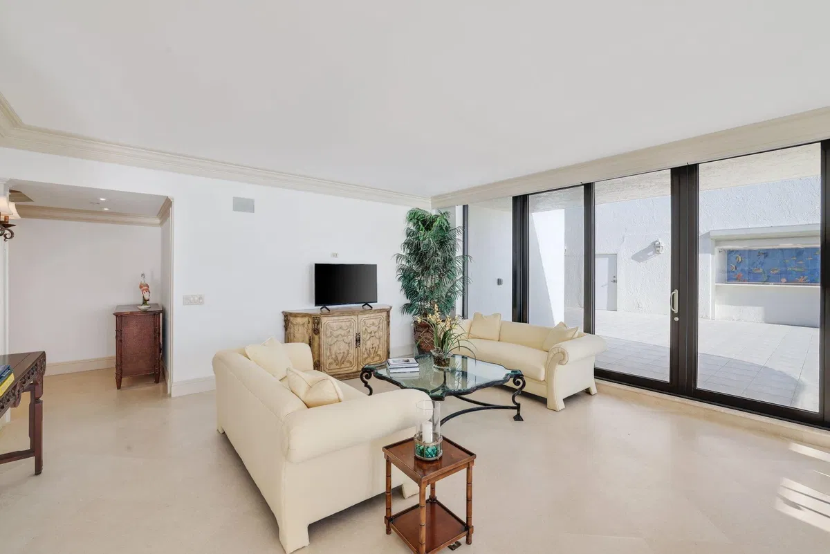  Unit 1502 photo 28